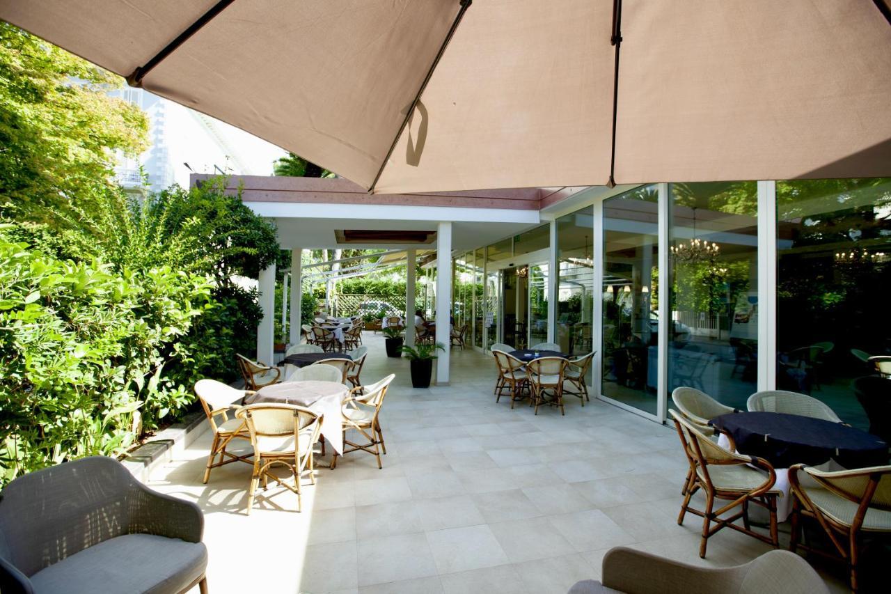 Hotel Maestri Riccione Esterno foto