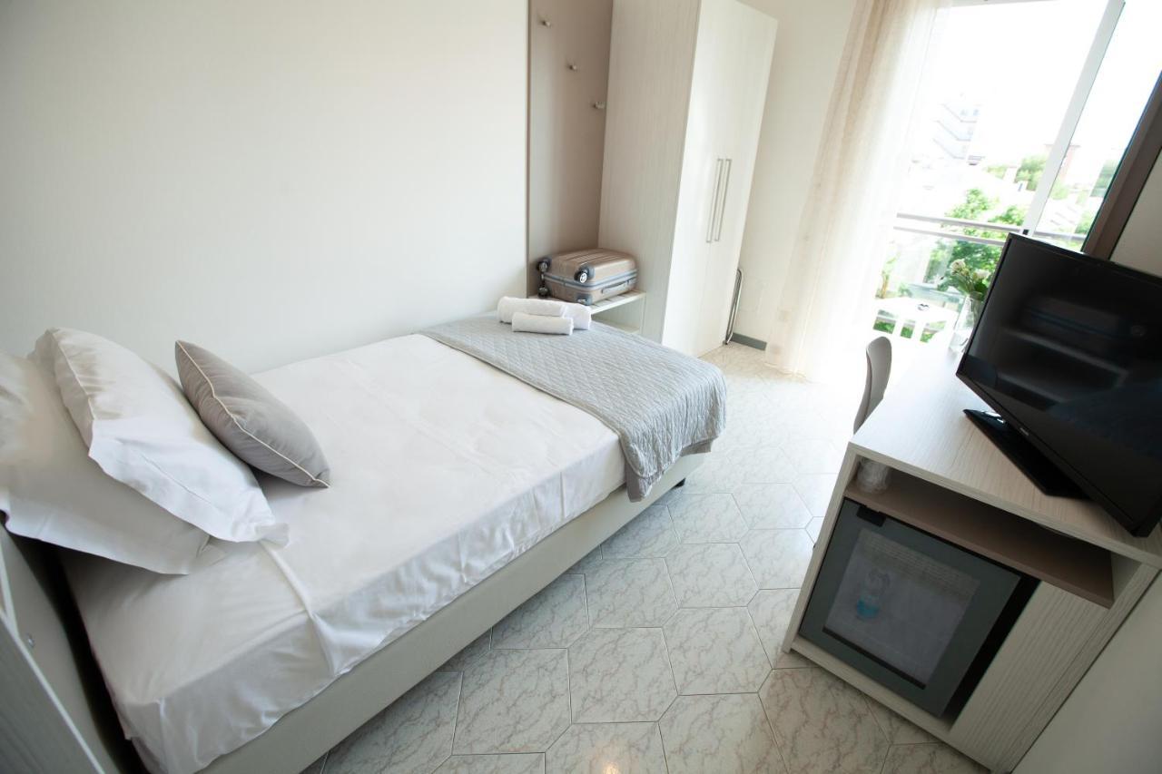Hotel Maestri Riccione Esterno foto