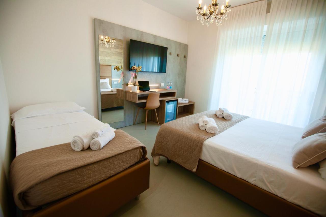 Hotel Maestri Riccione Esterno foto