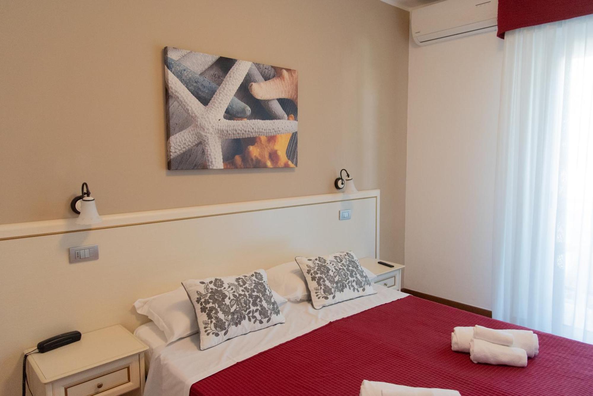 Hotel Maestri Riccione Esterno foto