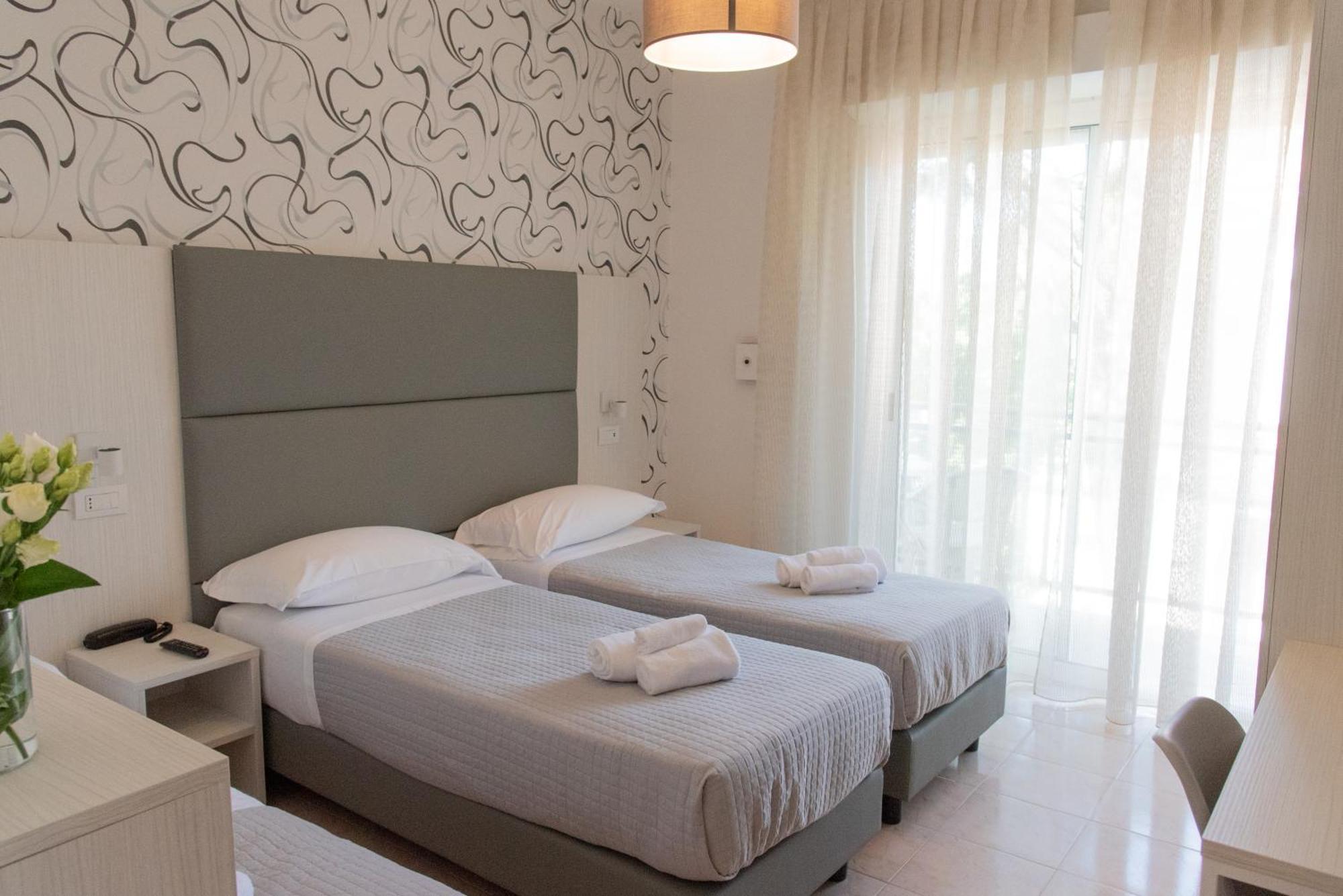 Hotel Maestri Riccione Esterno foto